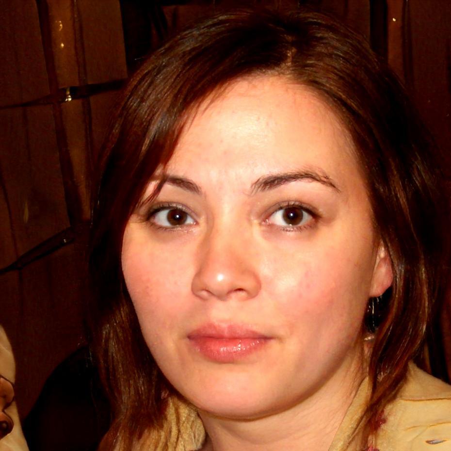 Elena Marinescu, Coordonator Programe yverionexiq